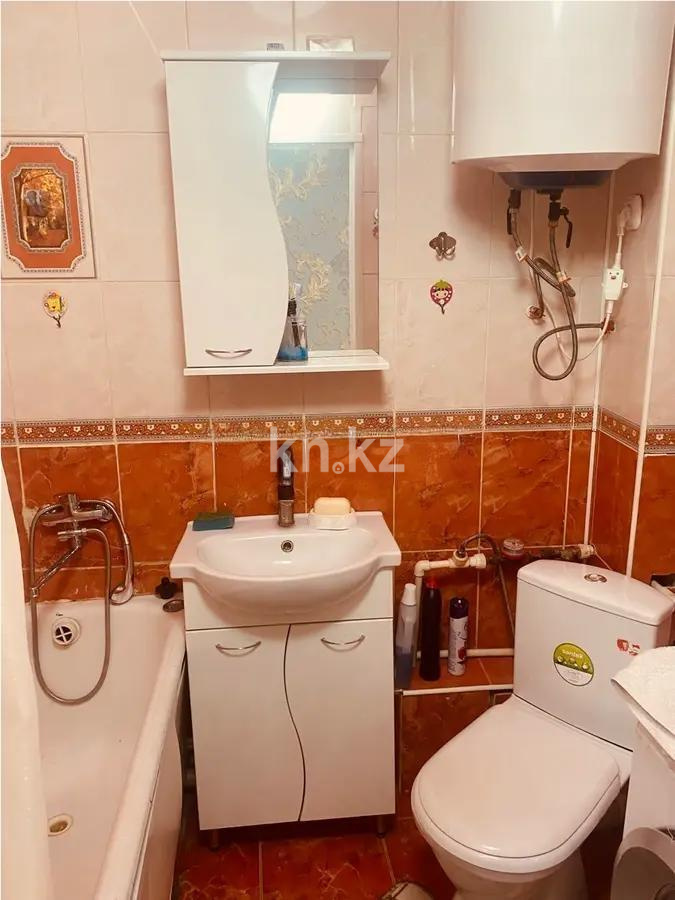 Продажа 2-комнатной квартиры, 49 м², мкр-н 18, дом  22 в Караганде - фото 4