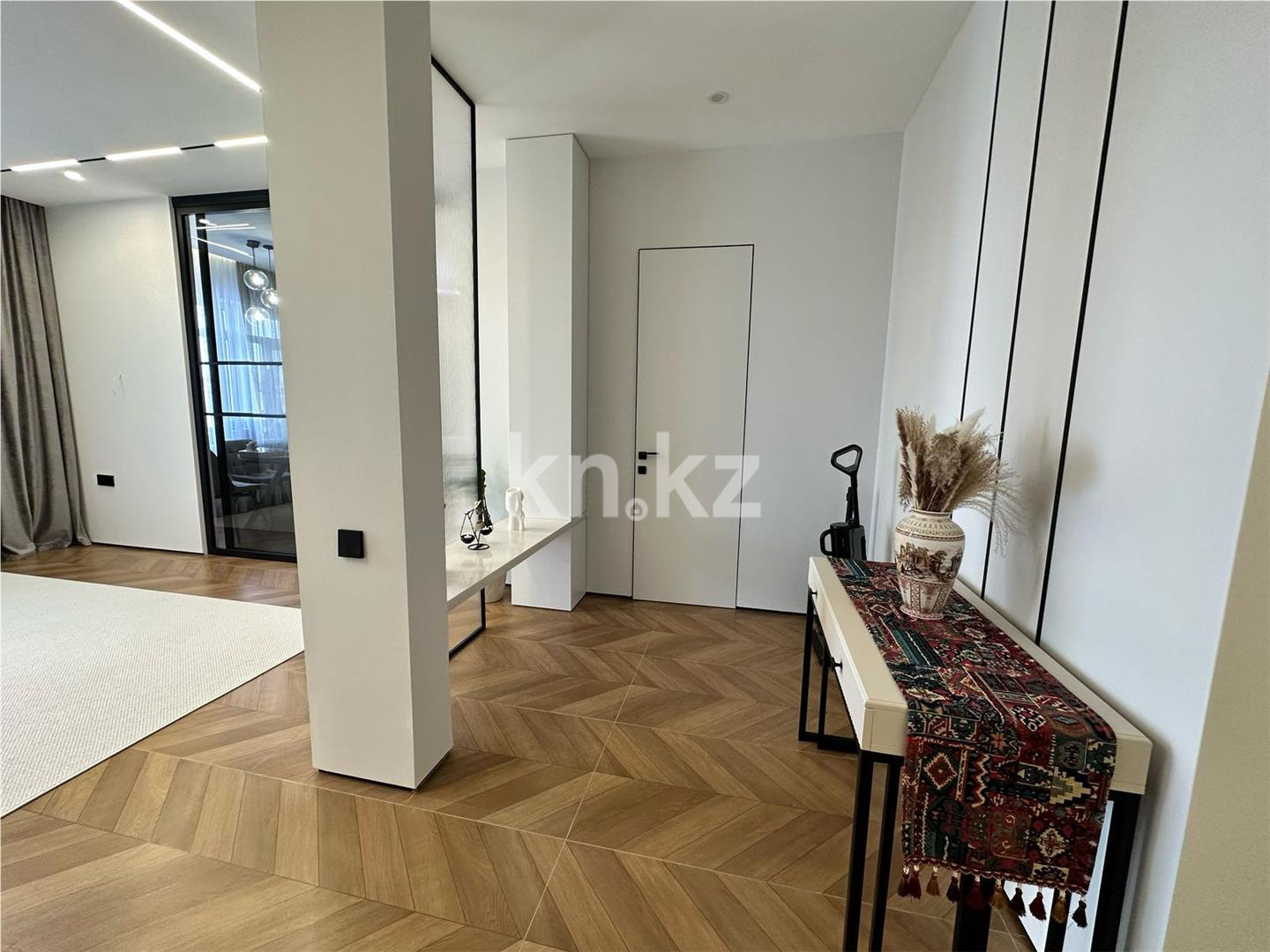 Продажа 2-комнатной квартиры, 63 м², пр. Республики, дом  49 в Караганде - фото 14