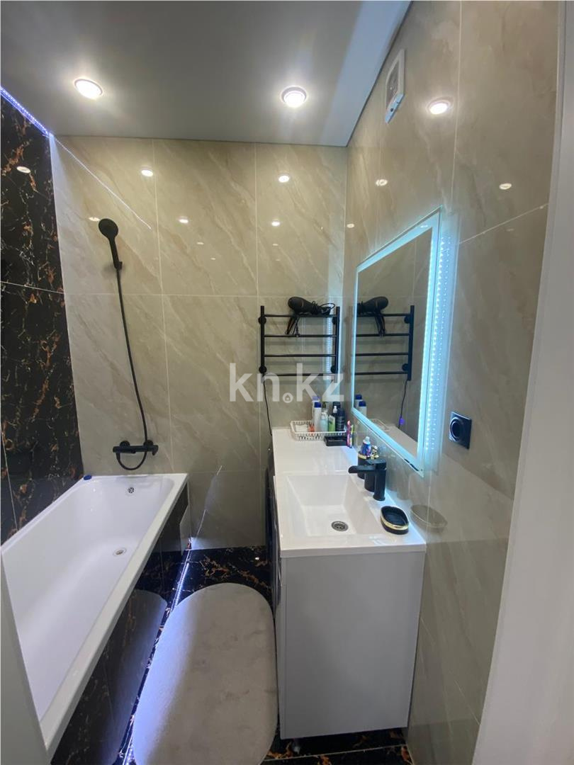 Продажа 3-комнатной квартиры, 87 м², мкр-н Голубые Пруды в Караганде - фото 9