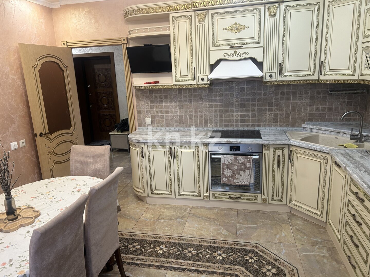 Продажа 4-комнатной квартиры, 140 м² в Астане - фото 2