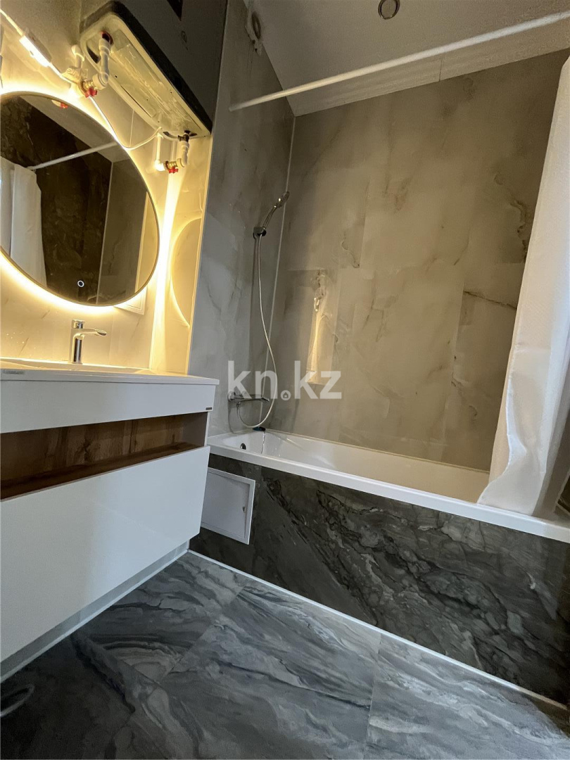 Продажа 2-комнатной квартиры, 64 м², ул. Ашимова в Караганде - фото 15