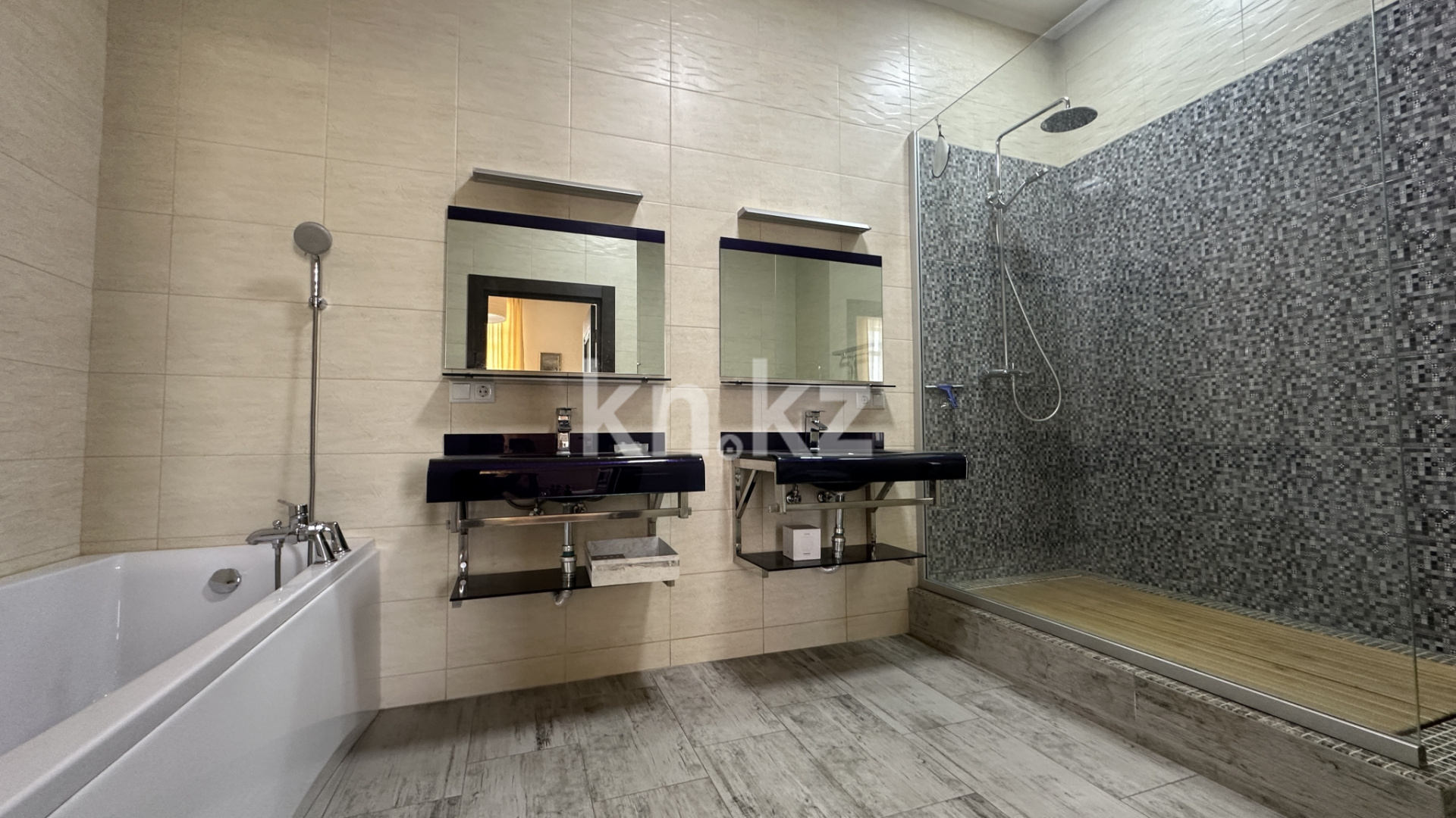 Аренда 5-комнатной квартиры, 295 м² в Алматы - фото 15