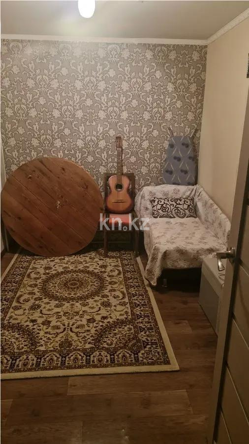 Продажа 4-комнатной квартиры, 64 м², 21 мкр., дом  11 в Караганде - фото 4