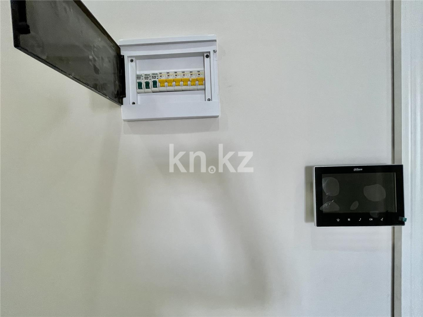 Продажа 3-комнатной квартиры, 75 м², ул. Муканова, дом  1/9 в Караганде - фото 20