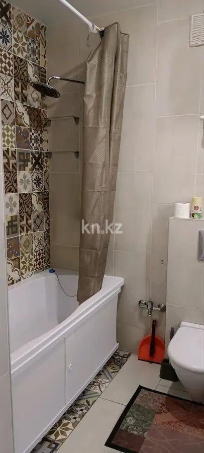 Продажа 1-комнатной квартиры, 43 м², мкр-н Орбита-1, дом  16/1 в Караганде - фото 3