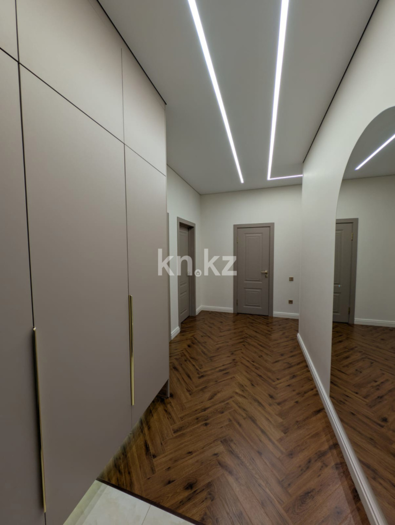Продажа 2-комнатной квартиры, 80.3 м² в Уральске - фото 3