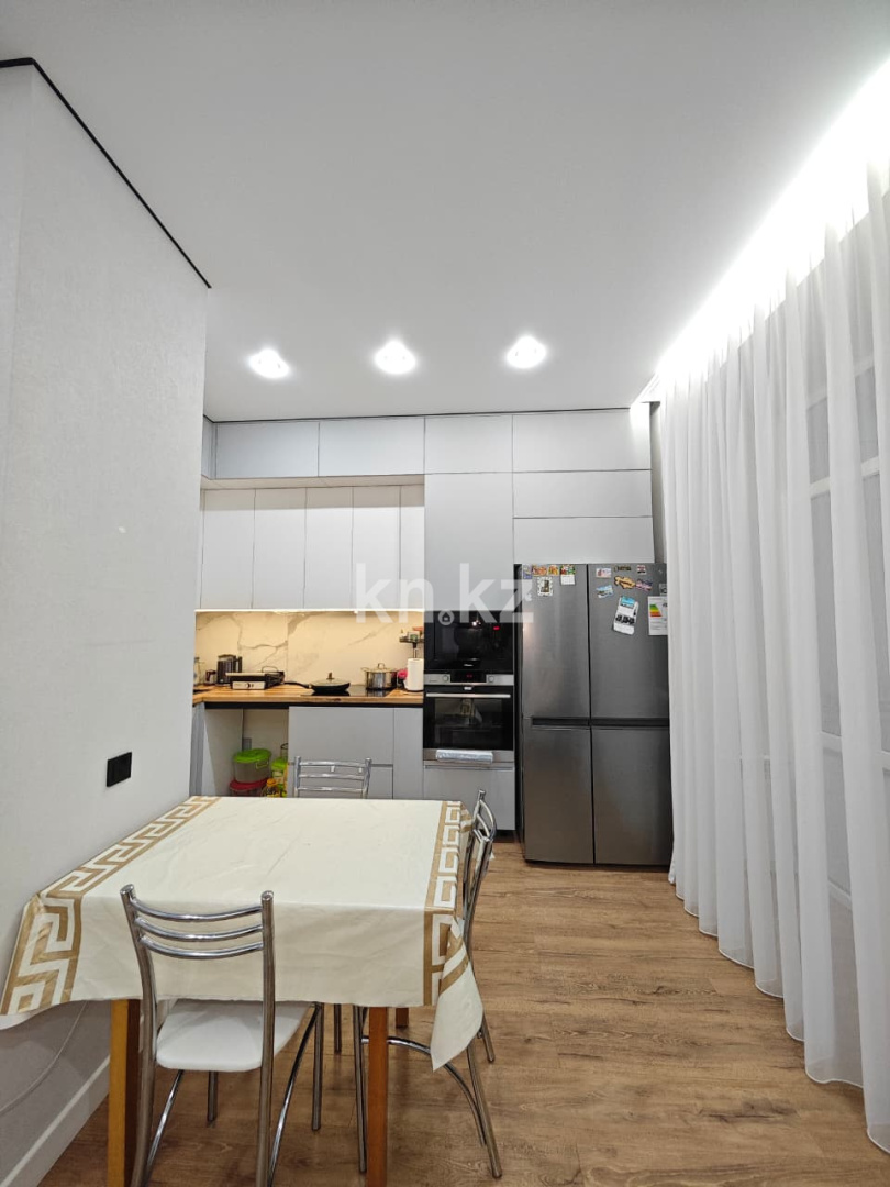 Продажа 3-комнатной квартиры, 74 м², ул. Букетова, дом  3/5 в Караганде - фото 3