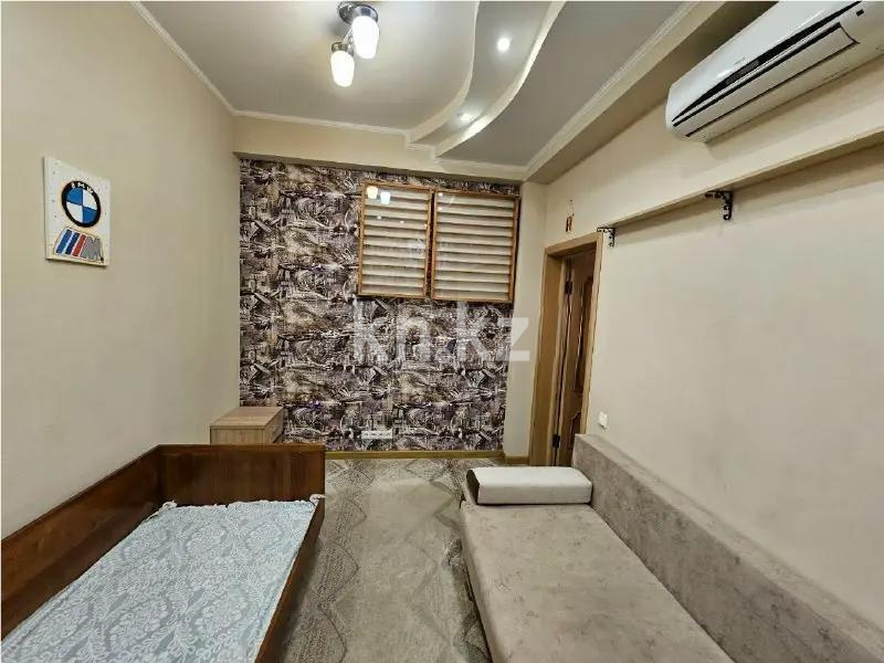 Продажа 3-комнатной квартиры, 79.5 м², мкр. Самал-1, дом  33 в Алматы