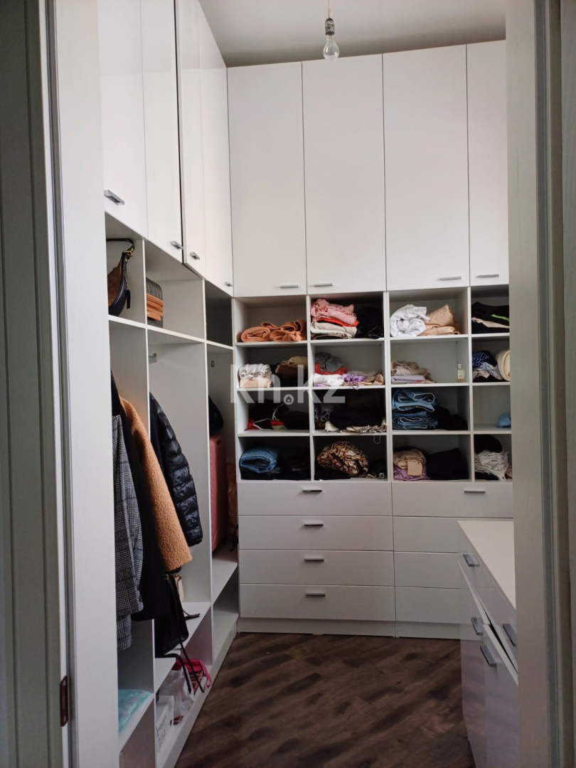 Продажа 5-комнатной квартиры, 270 м², ул. Бокейхана, дом  14 в Астане - фото 14