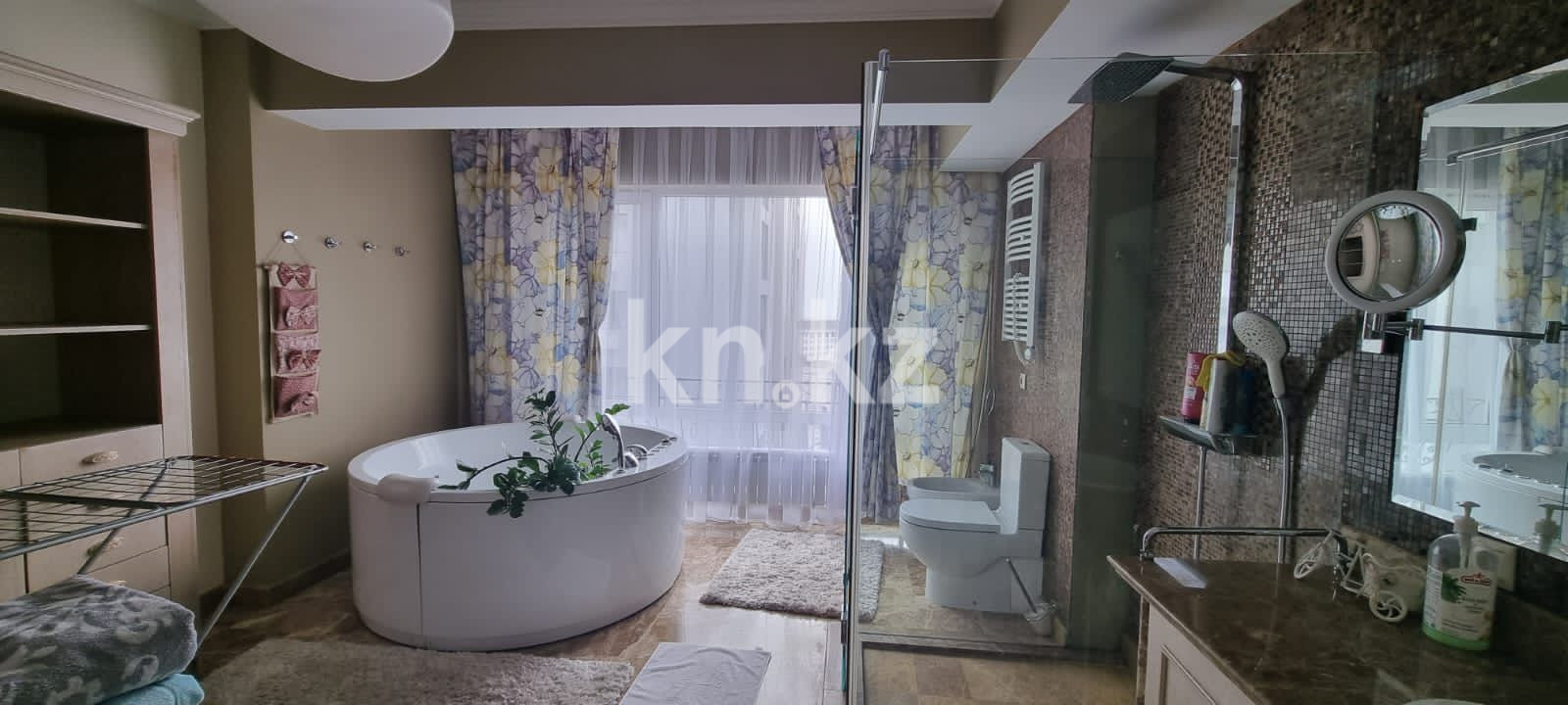 Продажа 4-комнатной квартиры, 132 м² в Алматы - фото 2