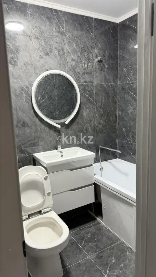 Продажа 3-комнатной квартиры, 60 м², 8 мкр., дом  18 в Алматы - фото 4