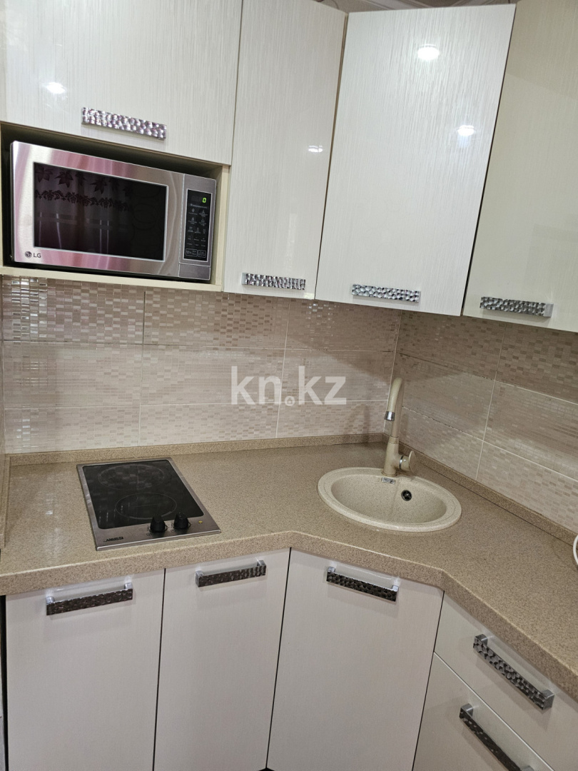 Аренда 3-комнатной квартиры посуточно, 70 м², Камзина, дом  20 в Павлодаре