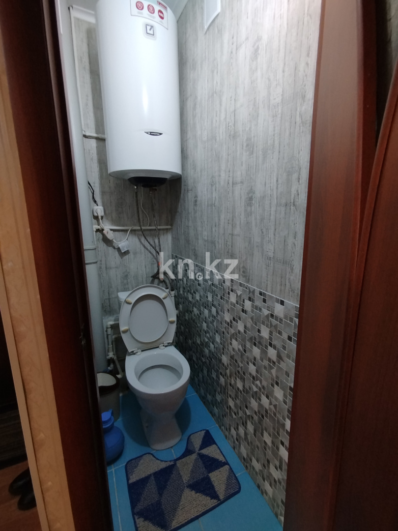 Продажа 3-комнатной квартиры, 62 м², 15 мкр., дом  18 в Караганде - фото 4