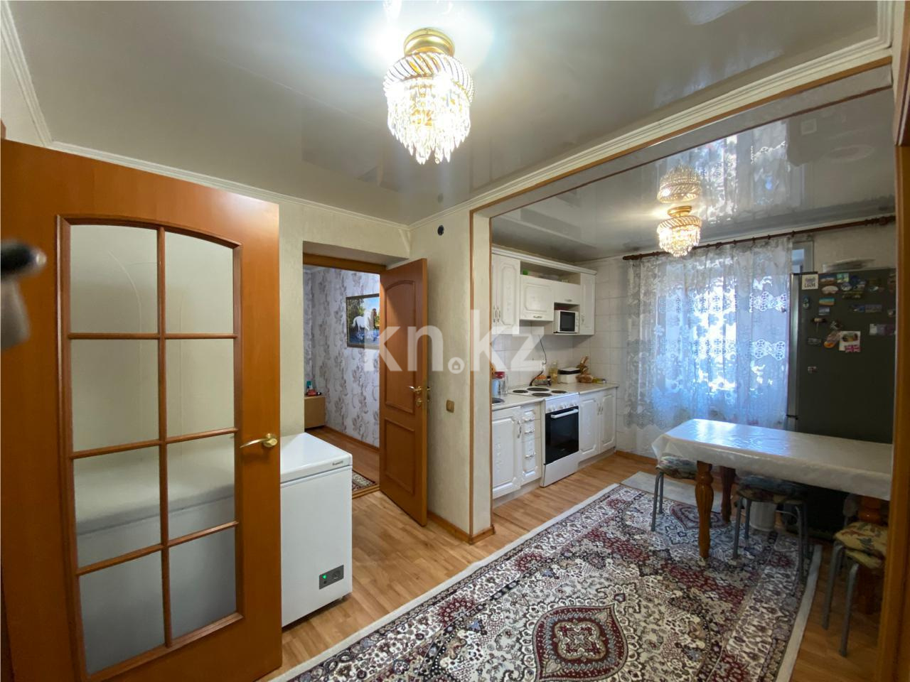 Продажа 4-комнатной квартиры, 97 м², ул. Космонавтов в Караганде - фото 13