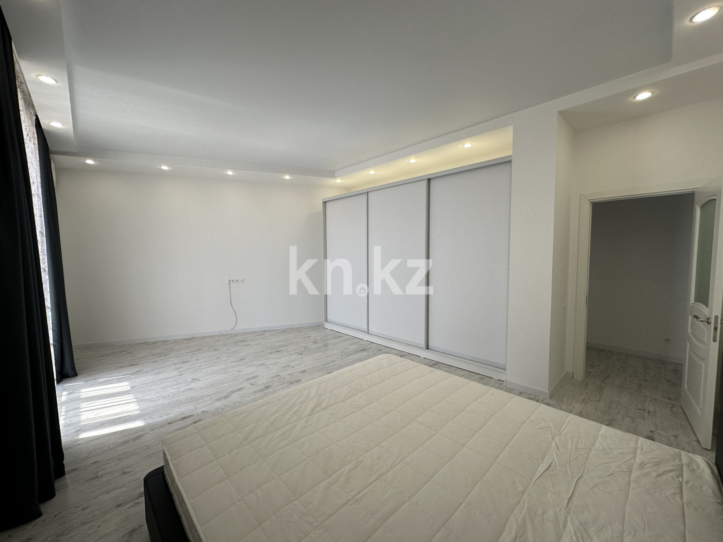 Продажа 4-комнатной квартиры, 198 м², ул. Ботаническая, дом  12/12 в Караганде - фото 22