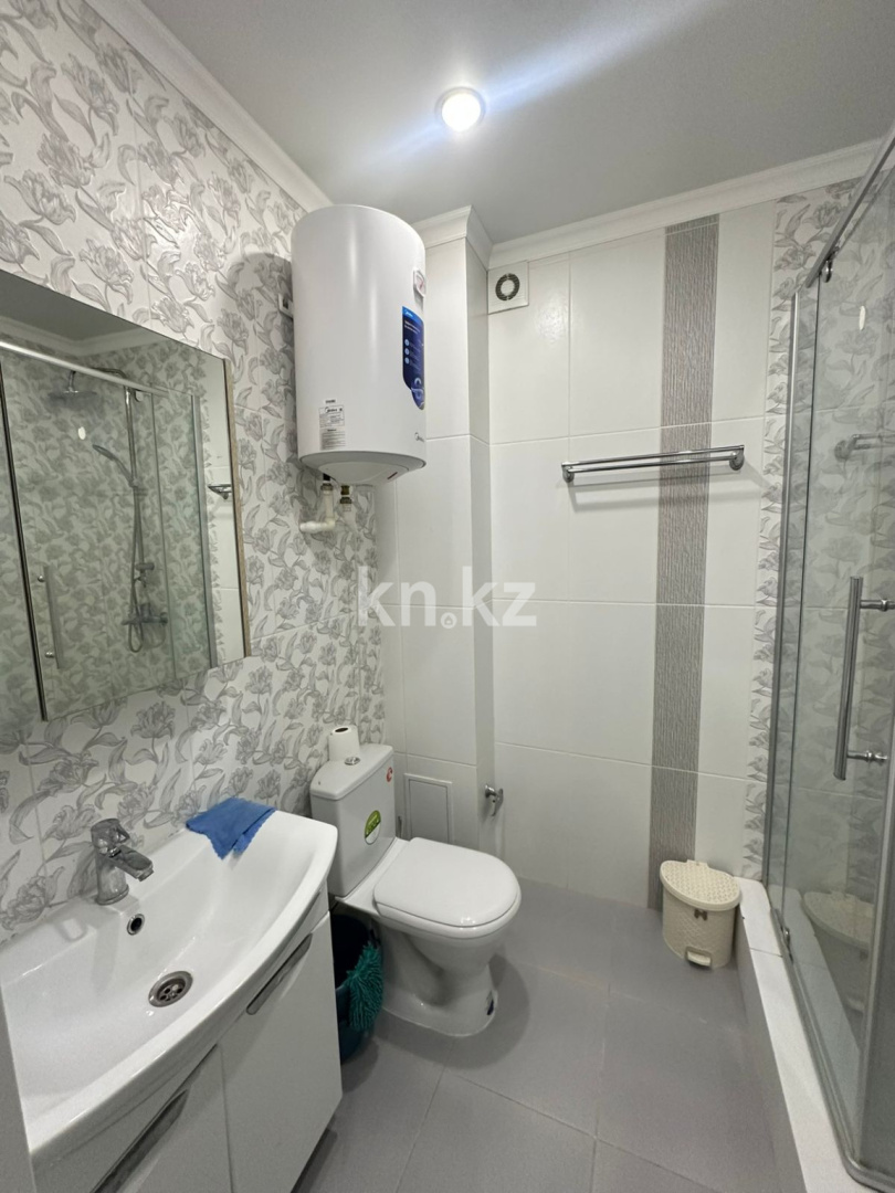 Продажа 2-комнатной квартиры, 42 м², пр. Шахтеров, дом  52б в Караганде - фото 5