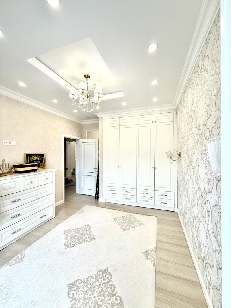 Продажа 4-комнатной квартиры, 140 м², пр. Шахтеров, дом  5/1 в Караганде - фото 12