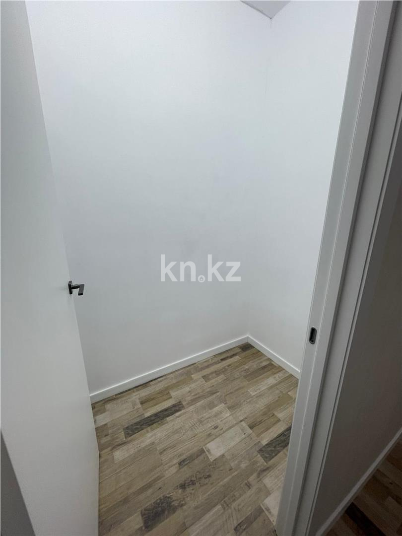 Продажа 2-комнатной квартиры, 42 м², ул. Муканова в Караганде - фото 11