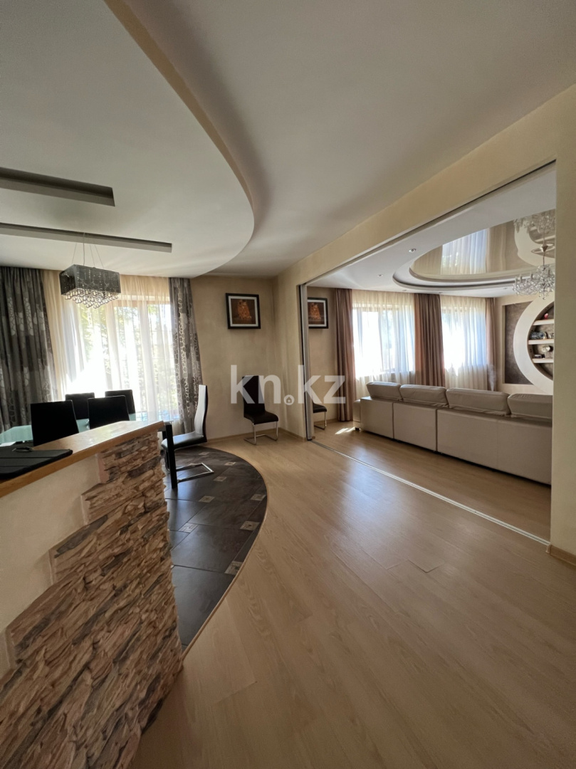 Продажа 7-комнатного дома, 474 м², ул. Комиссарова в Караганде - фото 11