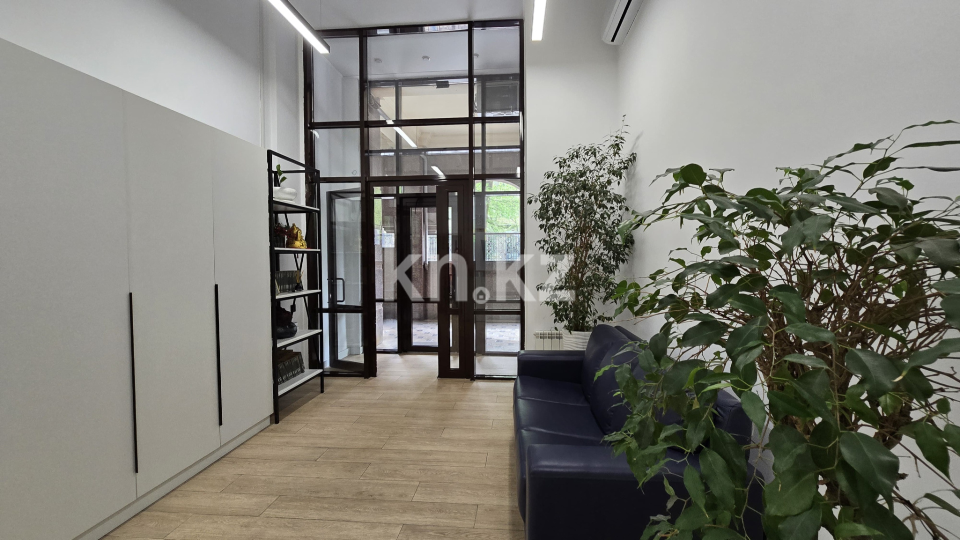 Продажа , 260 м², ул. Митина, дом  4 - Достык в Алматы - фото 10