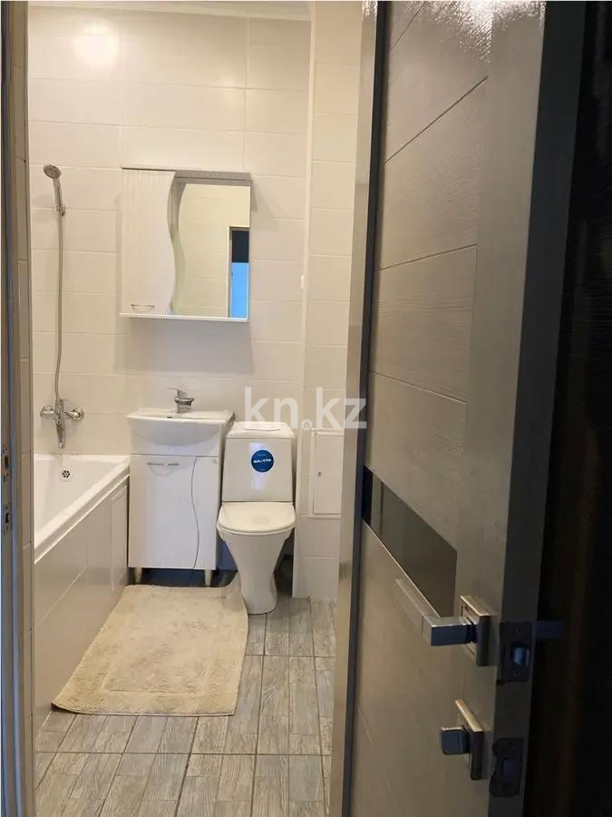 Продажа 2-комнатной квартиры, 60 м², ул. Университетская, дом  78/11 в Караганде - фото 4