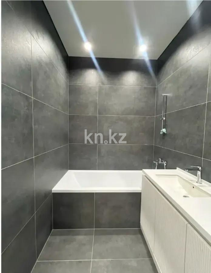 Продажа 2-комнатной квартиры, 77 м², ул. Достык, дом  8б в Астане - фото 4