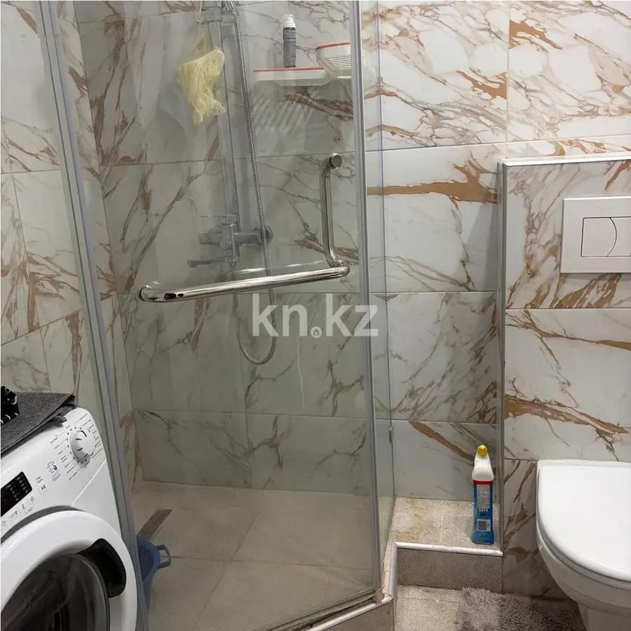 Продажа 4-комнатной квартиры, 75 м², 11 мкр., дом  25 в Алматы - фото 6