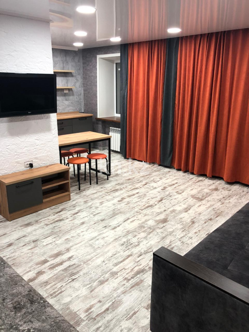 Аренда 3-комнатной квартиры посуточно, 77 м², ул. Набережная Славского, дом  48 в Усть-Каменогорске - фото 12