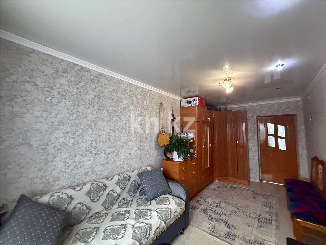 Продажа 3-комнатной квартиры, 59 м², мкр-н 15, дом  8 в Караганде - фото 4