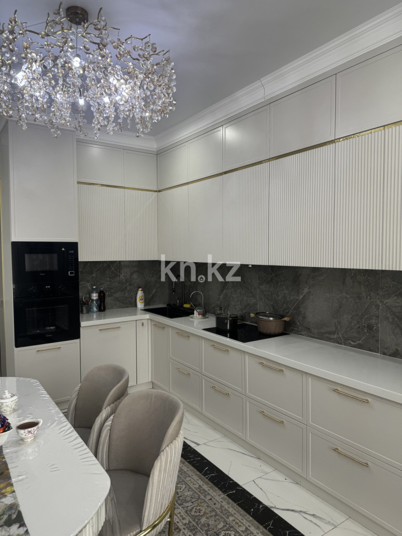 Продажа 3-комнатной квартиры, 111 м², ул. Утеген батыра, дом  11В в Алматы - фото 23