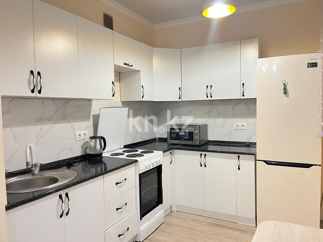 Аренда 1-комнатной квартиры, 39 м² в Астане