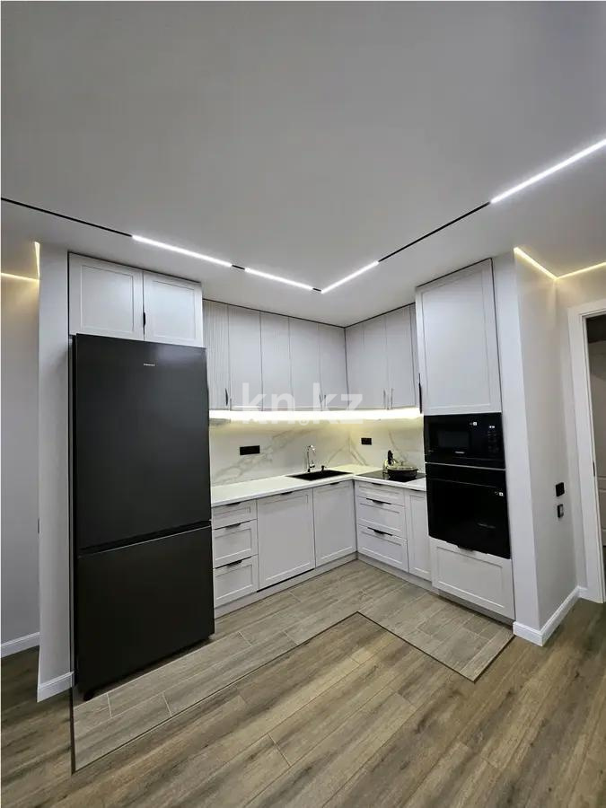 Продажа 3-комнатной квартиры, 81 м², ул. Утепова, дом  31 в Алматы - фото 2
