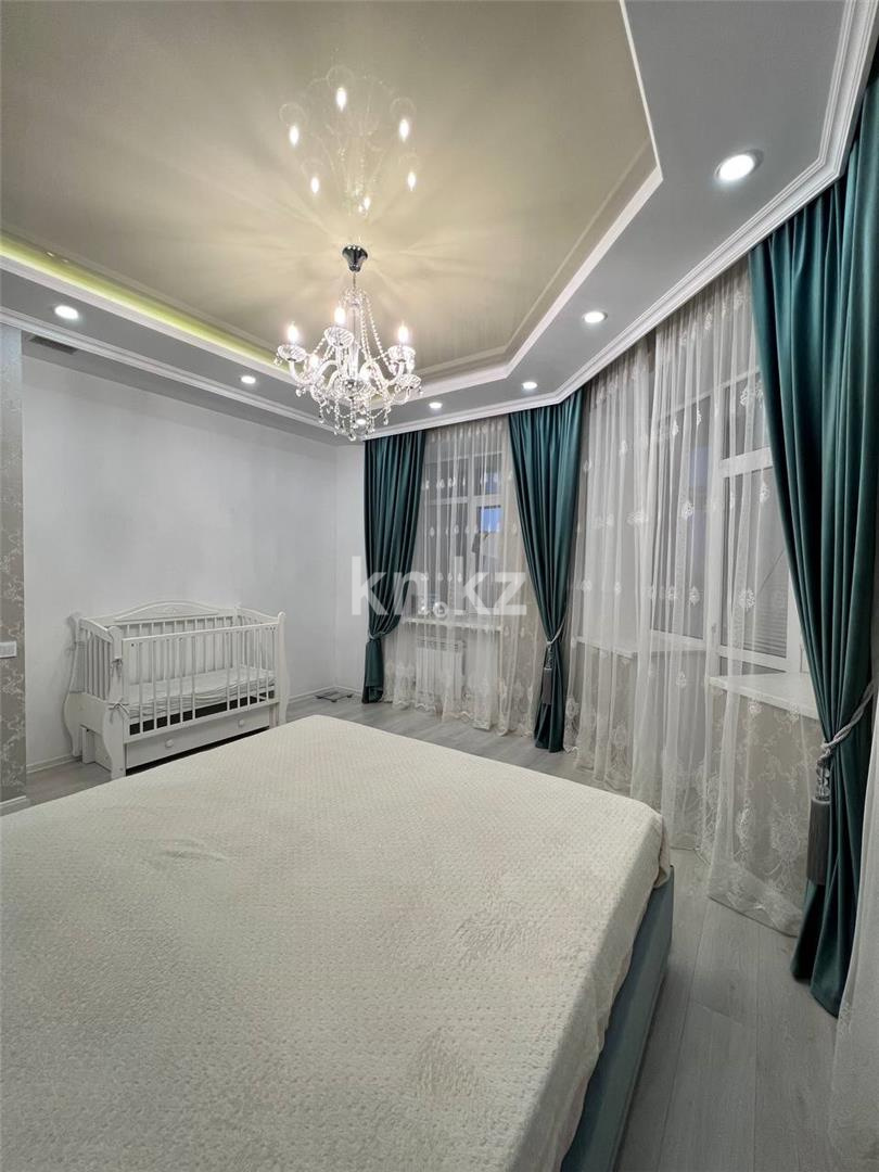 Продажа 4-комнатной квартиры, 124 м², ул. Аманжолова, дом  96/1 в Караганде - фото 8