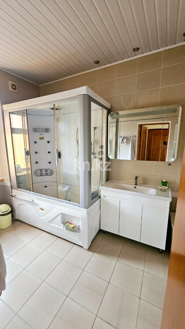 Продажа 7-комнатного дома, 379 м², мкр-н Самал-3 в Уральске - фото 24