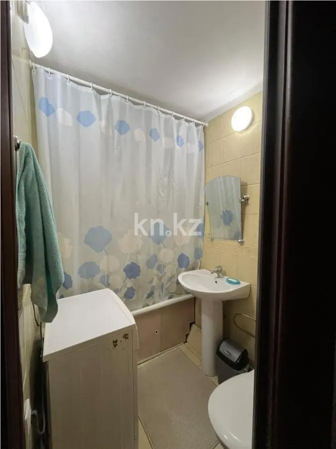 Продажа 3-комнатной квартиры, 58 м², мкр. Коктем-3, дом  15 в Алматы - фото 4