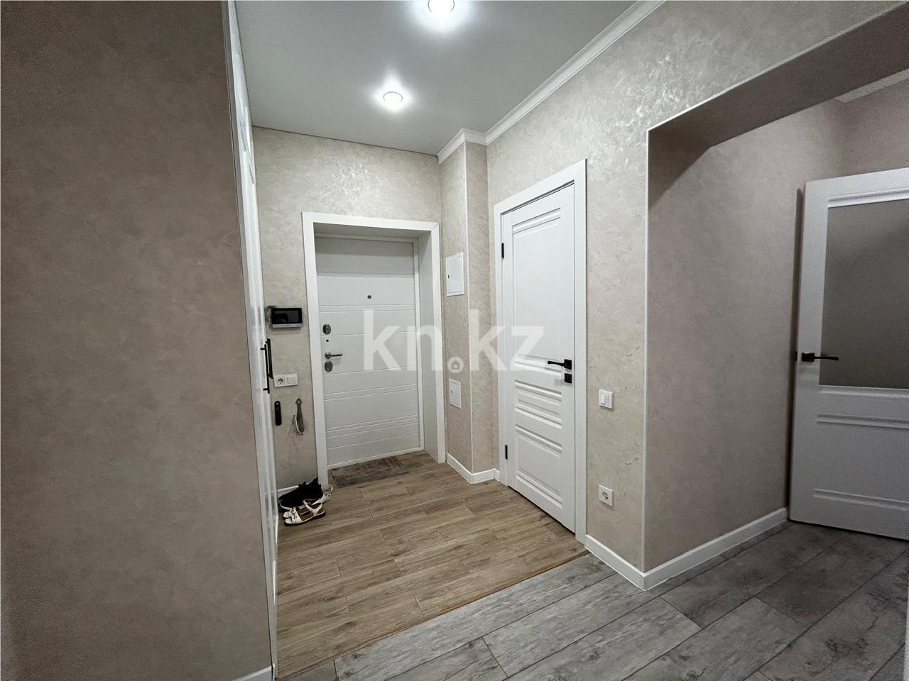 Продажа 3-комнатной квартиры, 94 м², ул. Муканова в Караганде - фото 15