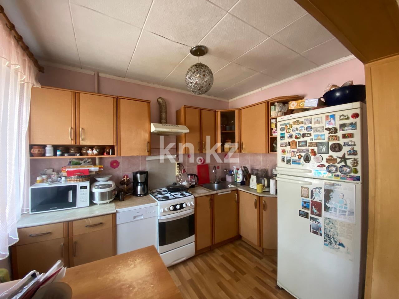 Продажа 3-комнатной квартиры, 62 м², ул. Муканова в Караганде - фото 10