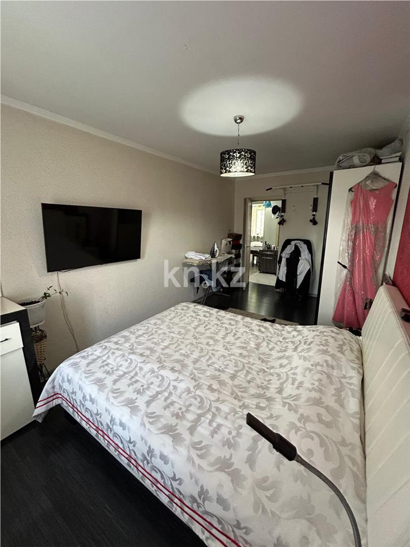 Продажа 4-комнатной квартиры, 93 м², ул. Аманжолова, дом  21 в Караганде - фото 6