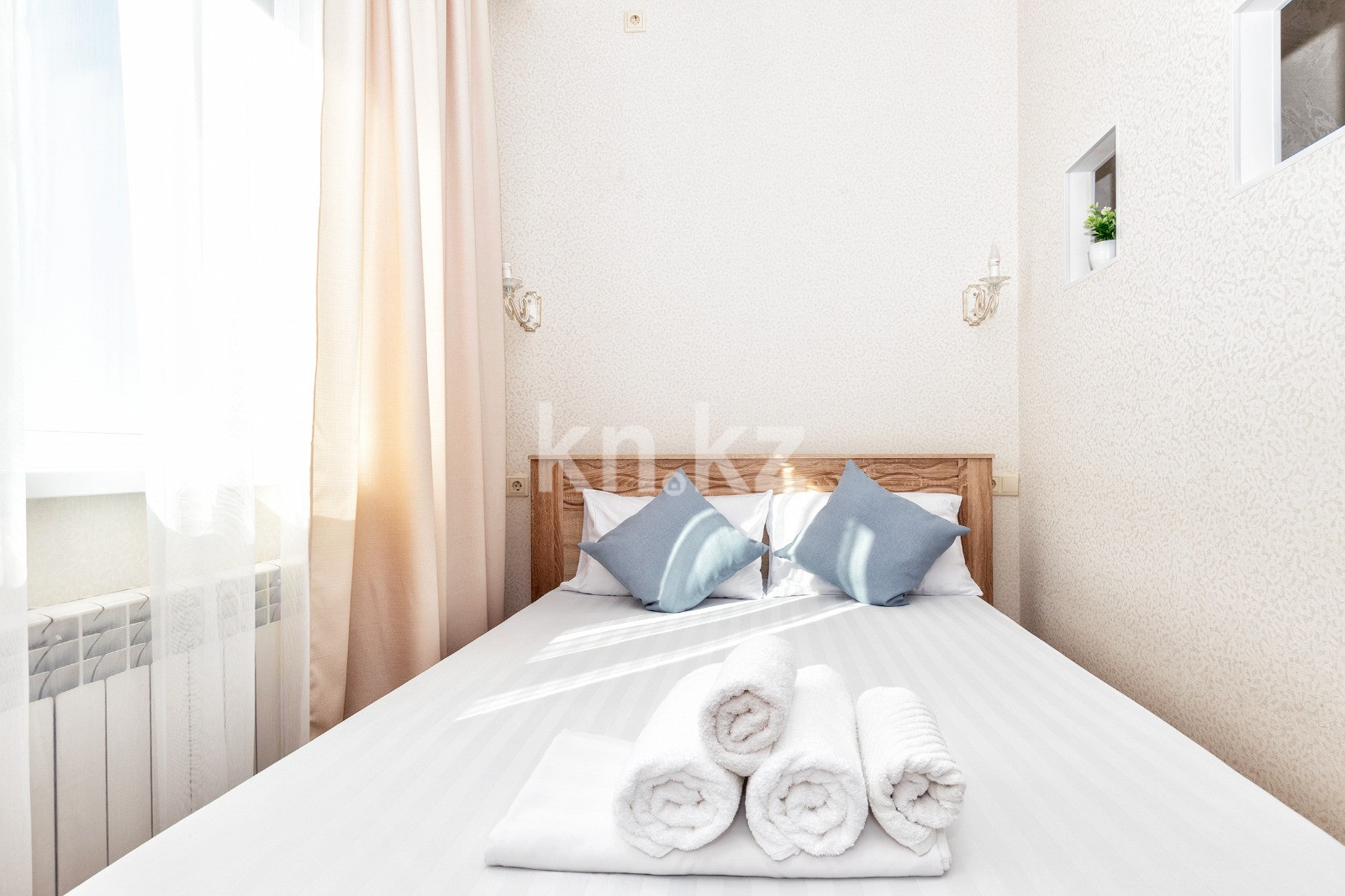 Аренда 1-комнатной квартиры посуточно, 44 м², ул. Сауран, дом  10б - ул. Достык в Астане - фото 2