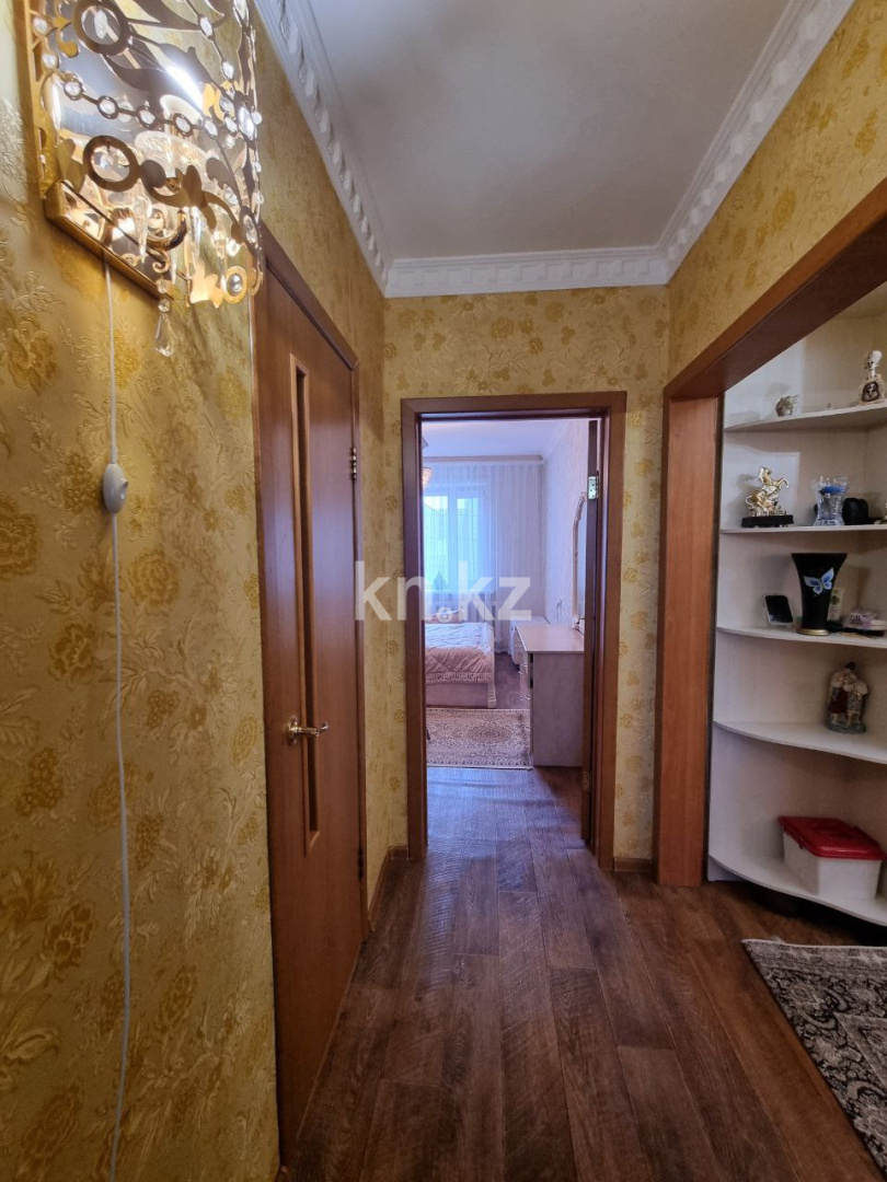 Продажа 3-комнатной квартиры, 64 м², мкр-н Гульдер-1, дом  4 в Караганде - фото 13