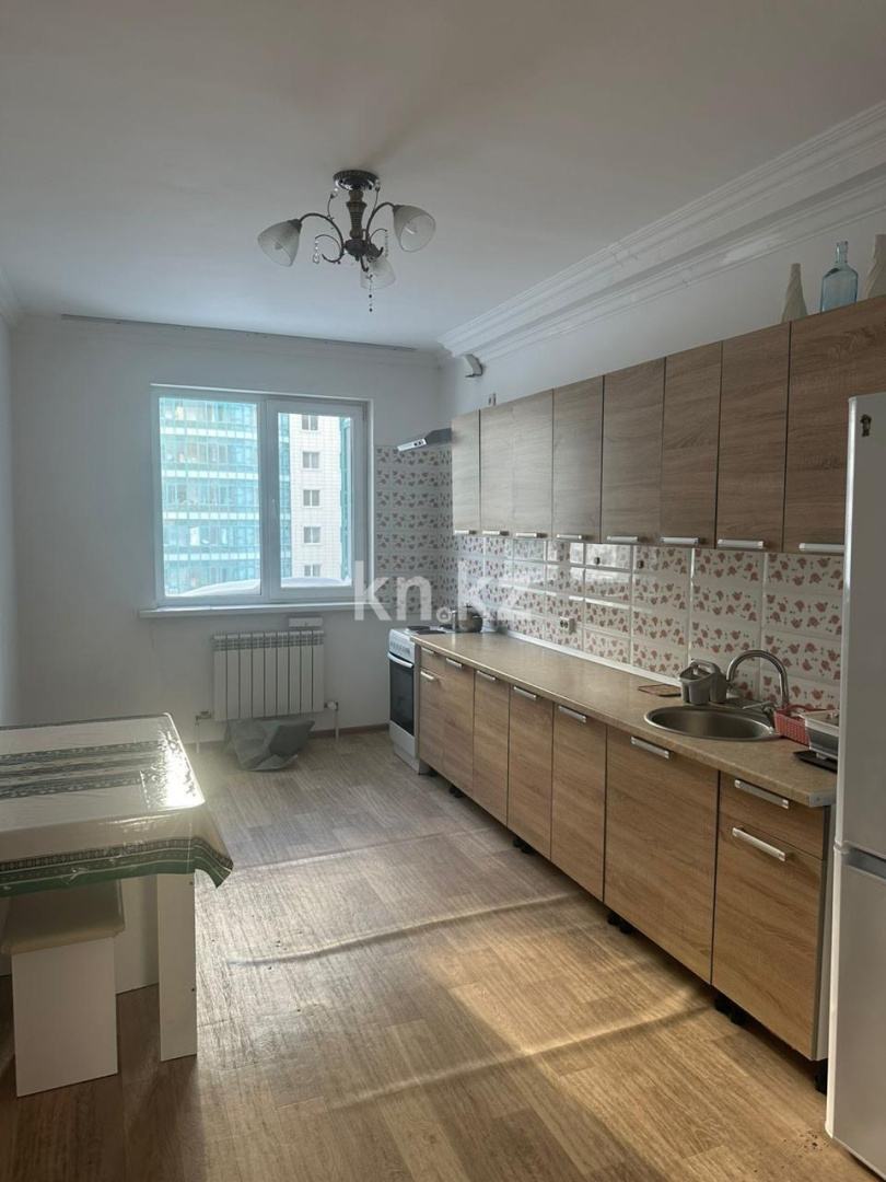 Аренда 4-комнатной квартиры, 94 м² в Астане