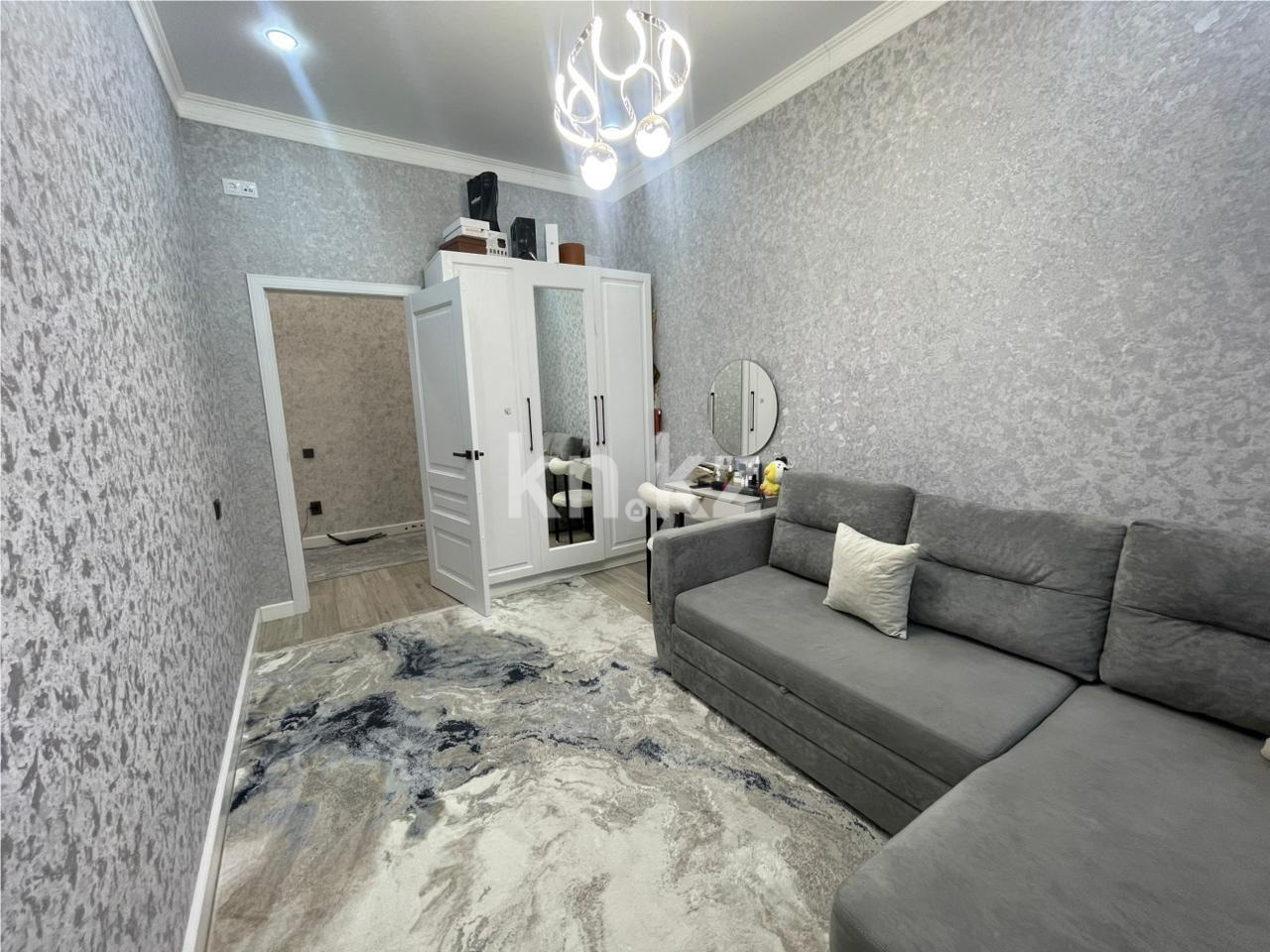 Продажа 3-комнатной квартиры, 94 м², ул. Муканова, дом  1/9 в Караганде - фото 4