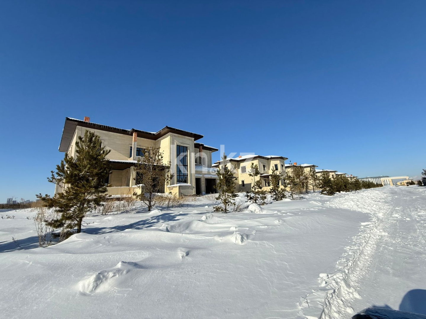 Продажа 5-комнатного дома, 324 м² в Астане