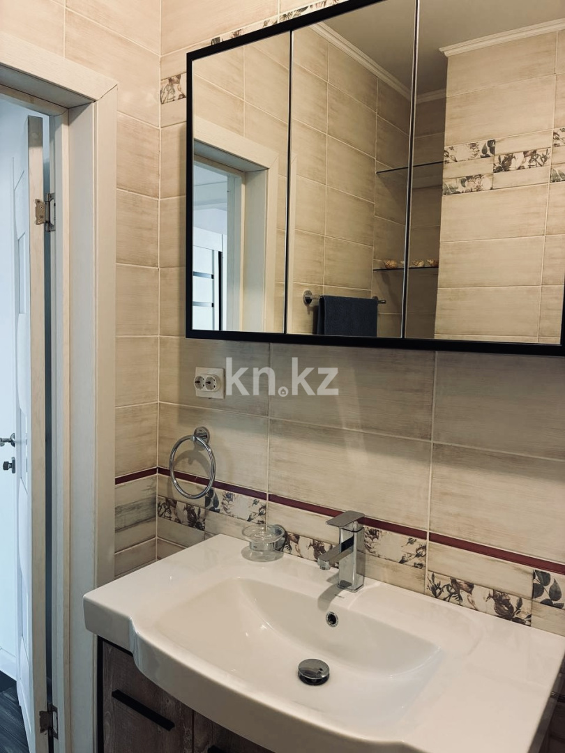 Аренда 4-комнатной квартиры, 100 м², ул. Кенесары хана, дом  98 в Алматы - фото 3