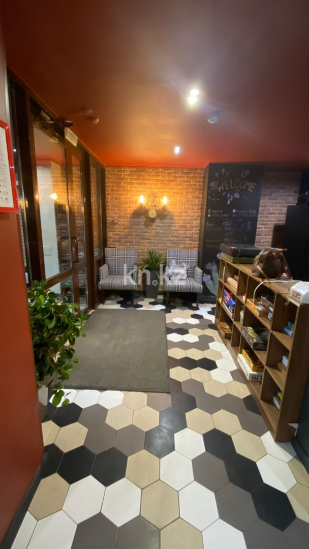 Продажа , 202 м², ул. Аманжолова, дом  24 в Астане - фото 2