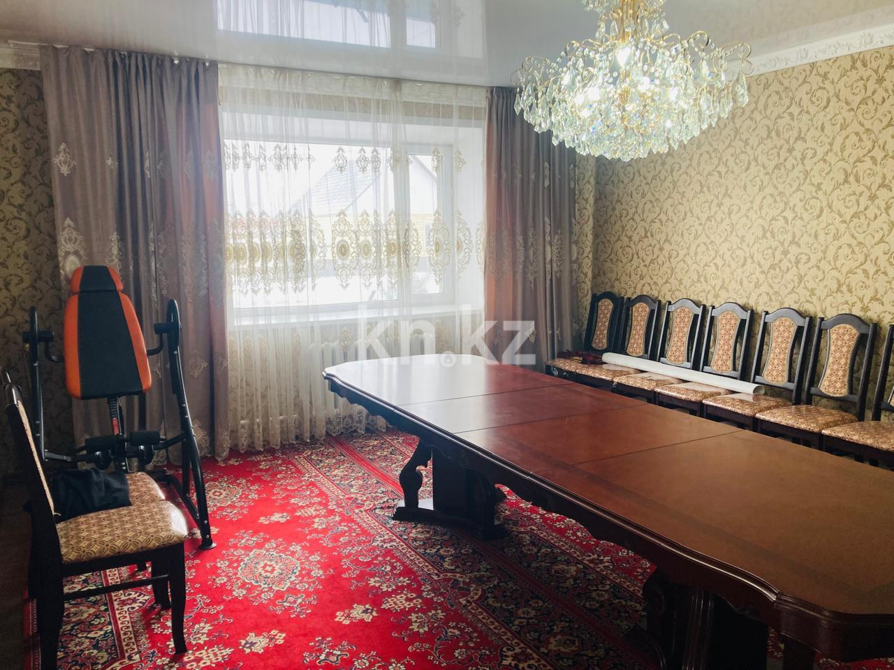 Продажа 5-комнатного дома, 289 м², ул. Карибжанова в Караганде