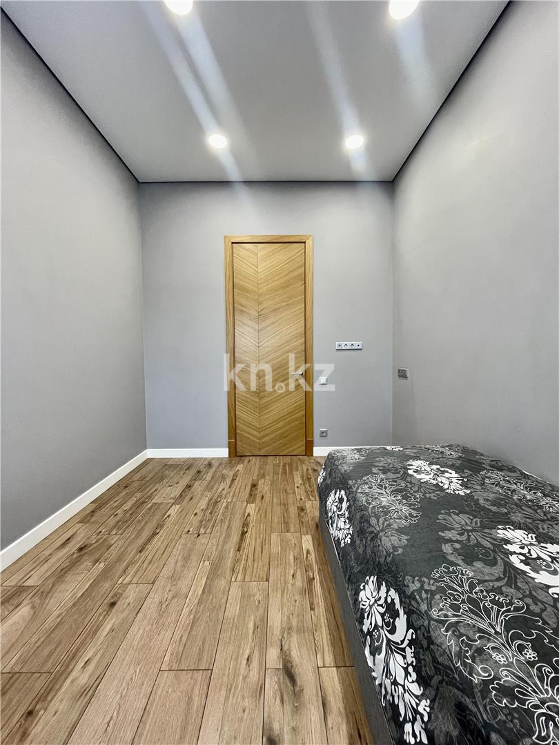 Продажа 3-комнатной квартиры, 82 м², мкр. Гульдер-1, дом  1/4 в Караганде - фото 8