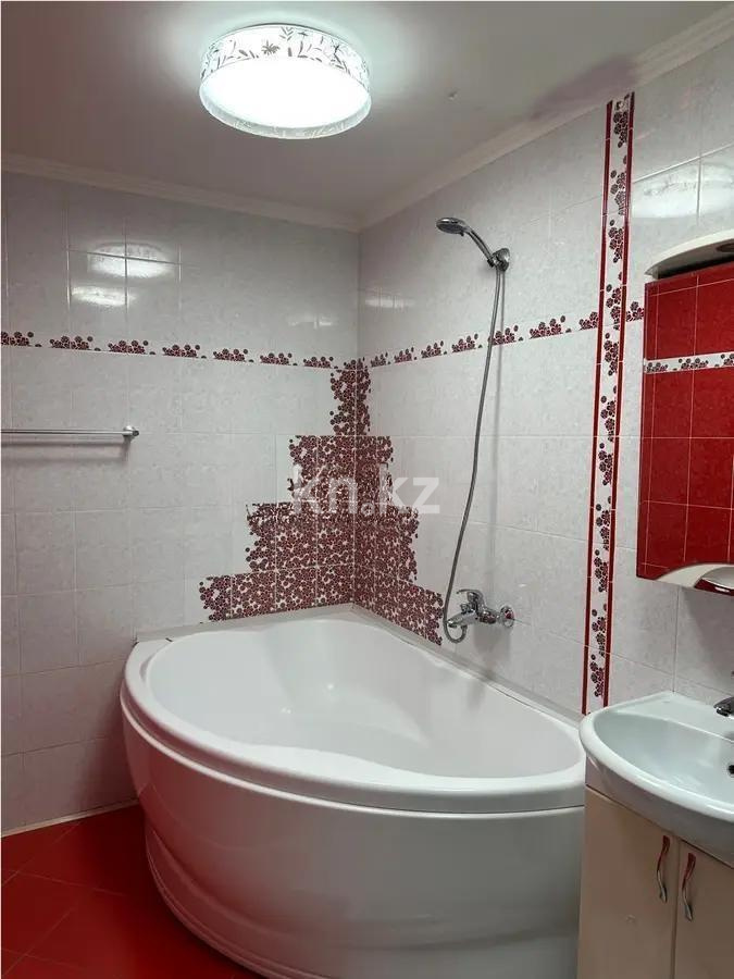 Продажа 2-комнатной квартиры, 57 м², ул. Гвардейская, дом  13 в Караганде - фото 5