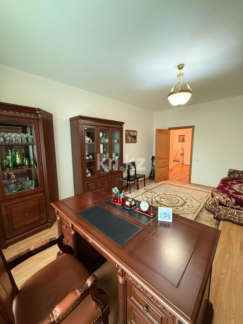 Продажа 3-комнатной квартиры, 130 м², ул. Достык, дом  5/1 - ул. Сауран в Астане - фото 11