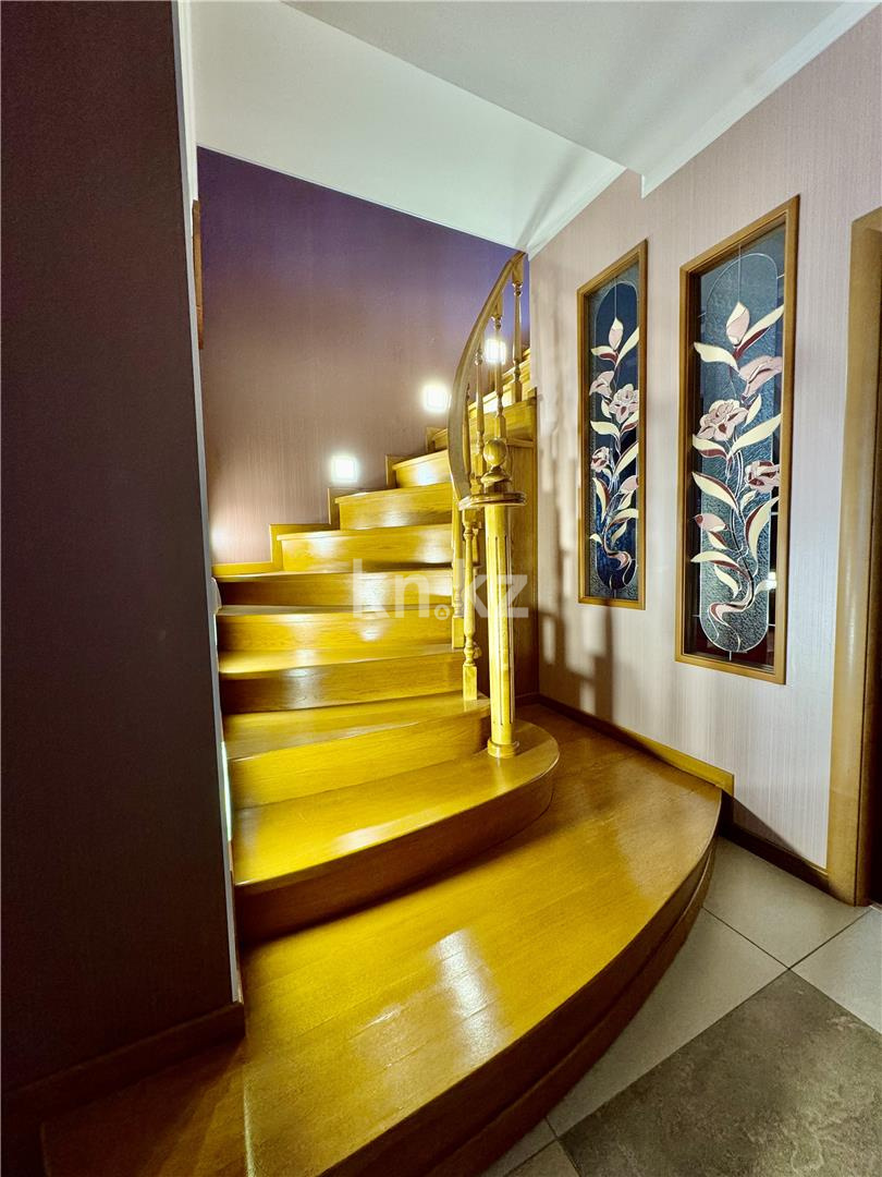 Продажа 6-комнатной квартиры, 227 м², ул. Ерубаева, дом  50/6 в Караганде - фото 20